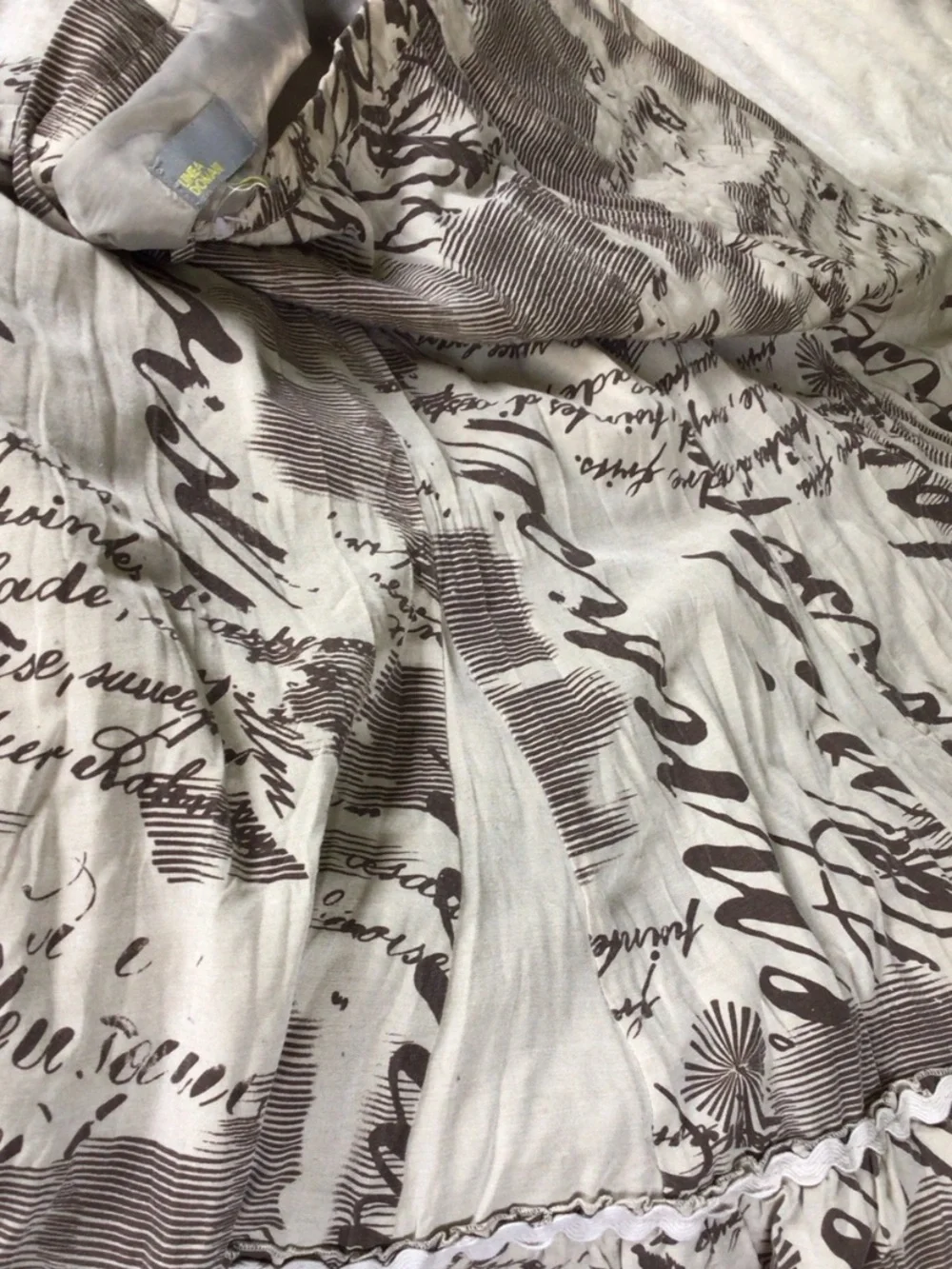 Neutral Script Print Home Bedding Duvet Cover - Taupe and Cream